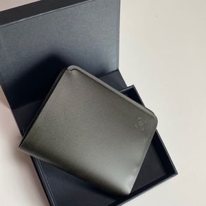 MORE IN HAND - Lululemon More Miles Wallet